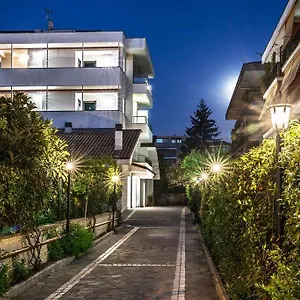 https://villa-giulia-ciampino.it-romehotels.com